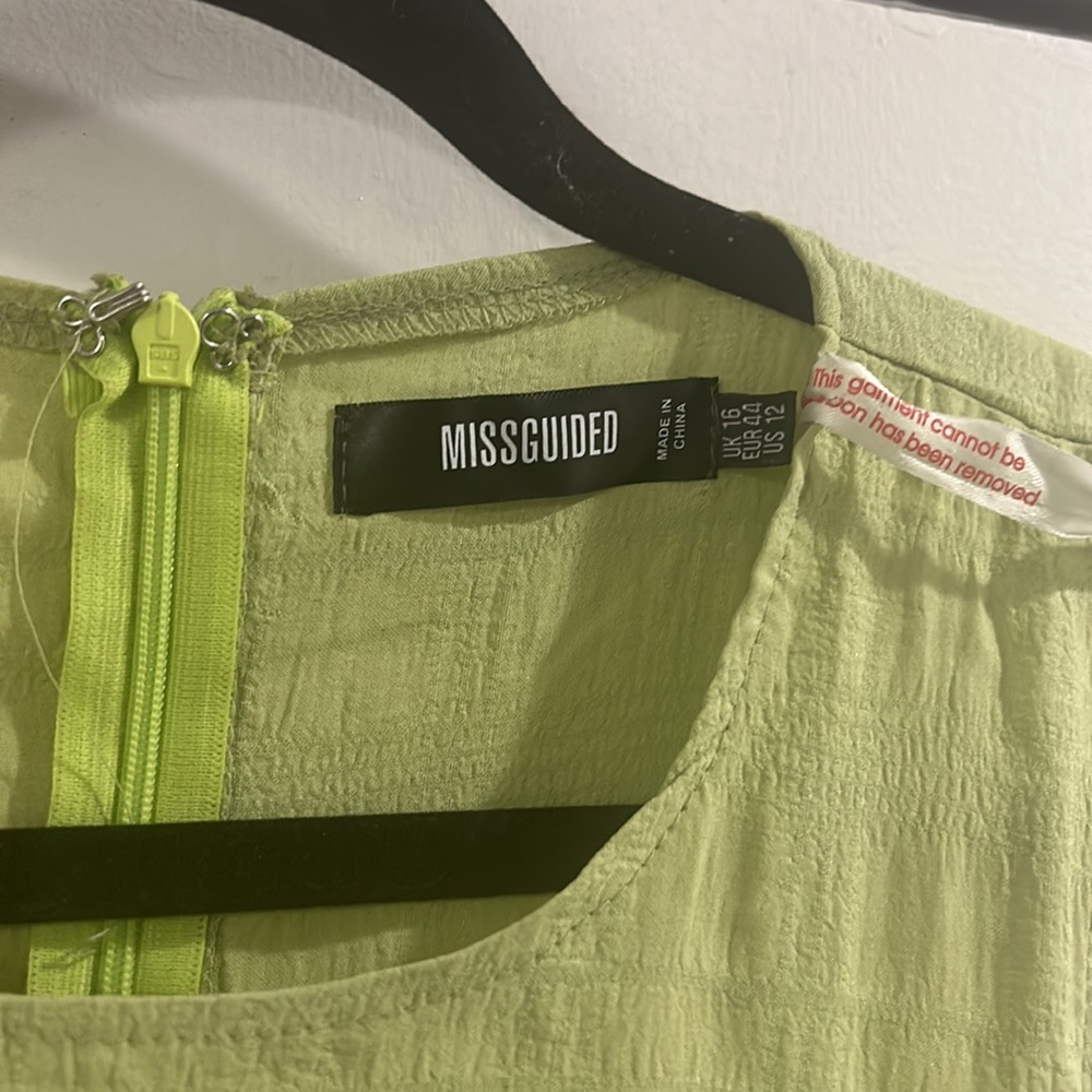 Celery green dress never worn - Picture 5 of 5